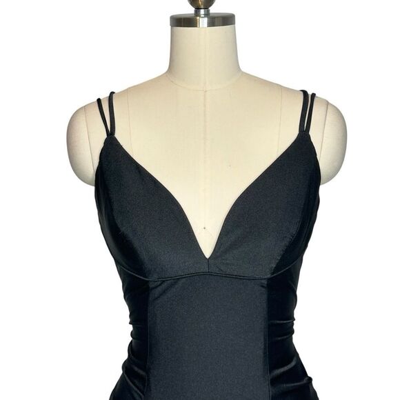 Sherri Hill Black Lace Up Ruched Mini Cocktail Dress | 4 - Picture 5 of 8